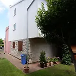 Leonarda Apartment