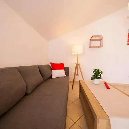 Leonarda Apartment Murter