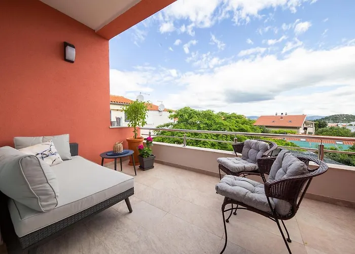 Leonarda Apartment Murter